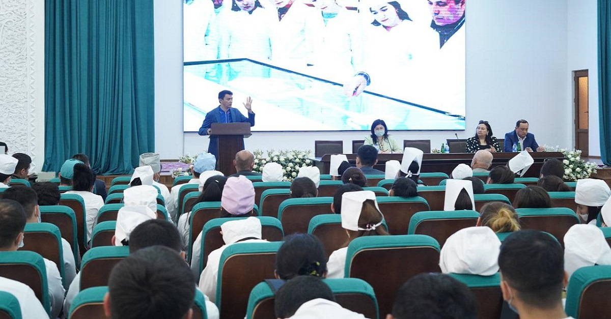 First deputy health minister meets graduate students